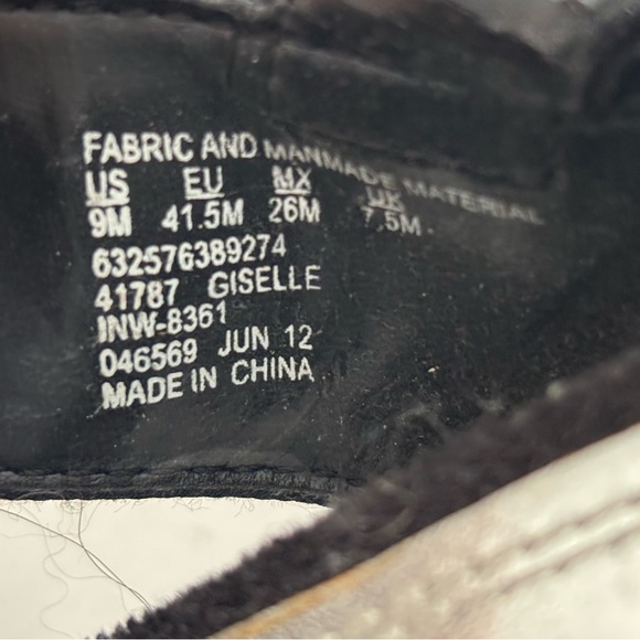 Velvet Heart black strapy heels size 9 - Picture 7 of 7